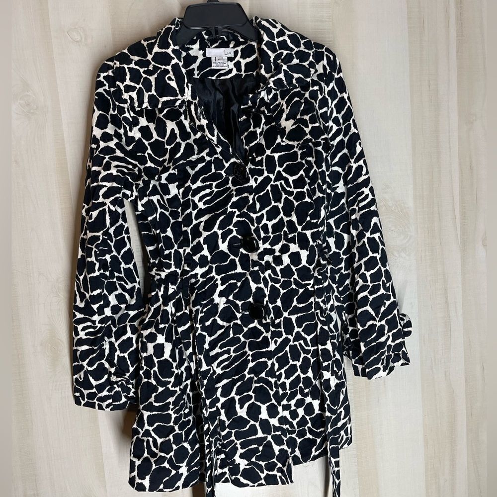 Luii black‎ and white animal print long sleeve jacket, size XL